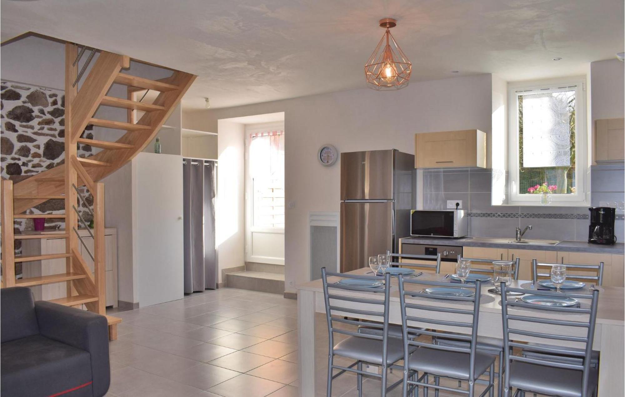 Gorgeous Home In Saint Alban With Kitchen Экстерьер фото